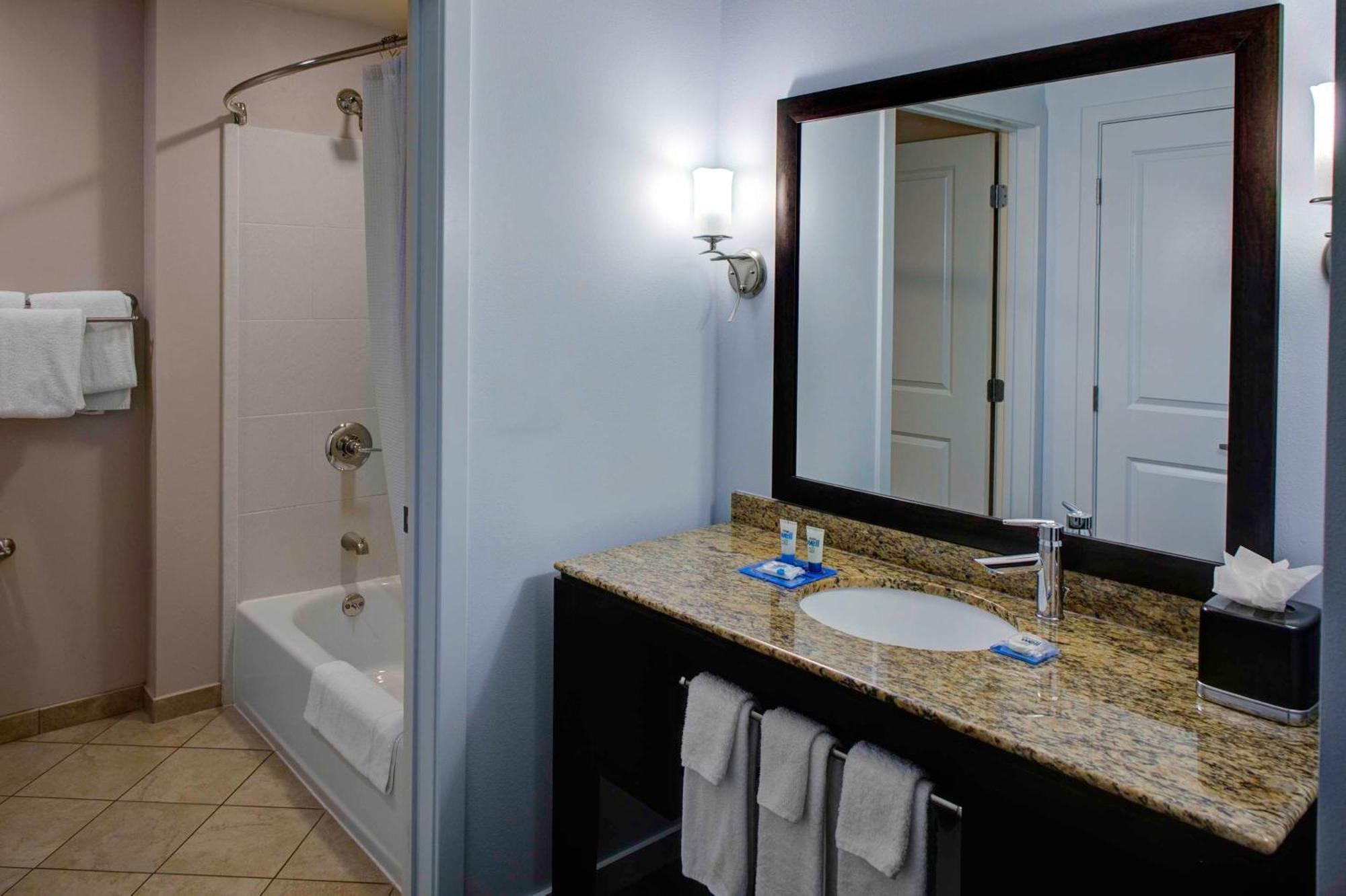 Hyatt House Shelton Hotel Екстериор снимка