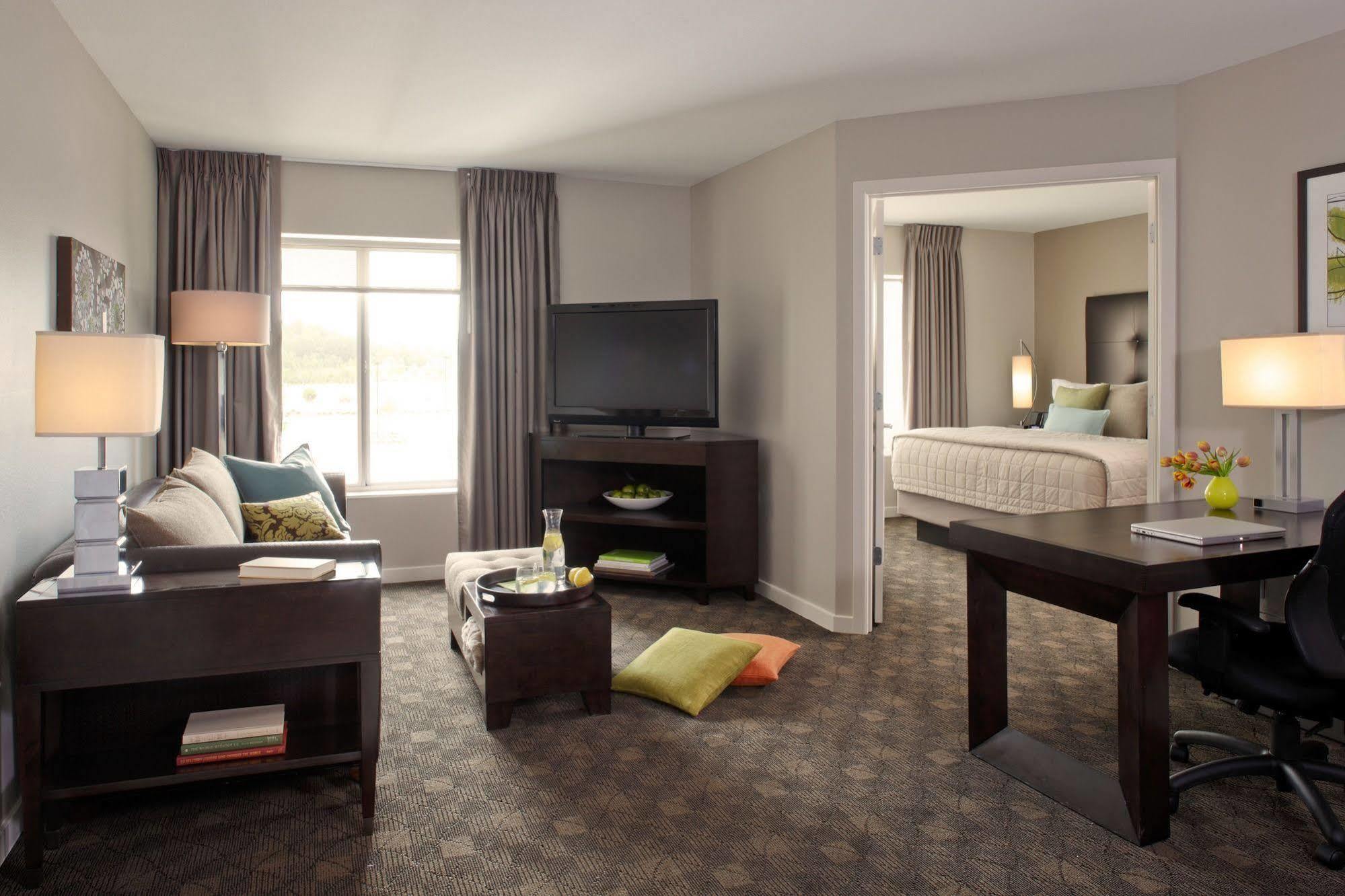 Hyatt House Shelton Hotel Стая снимка